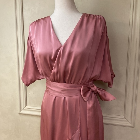 Express Satin V-neck Sleeveless Tie Waist Surplice Midi Dress - Picture 2 of 9